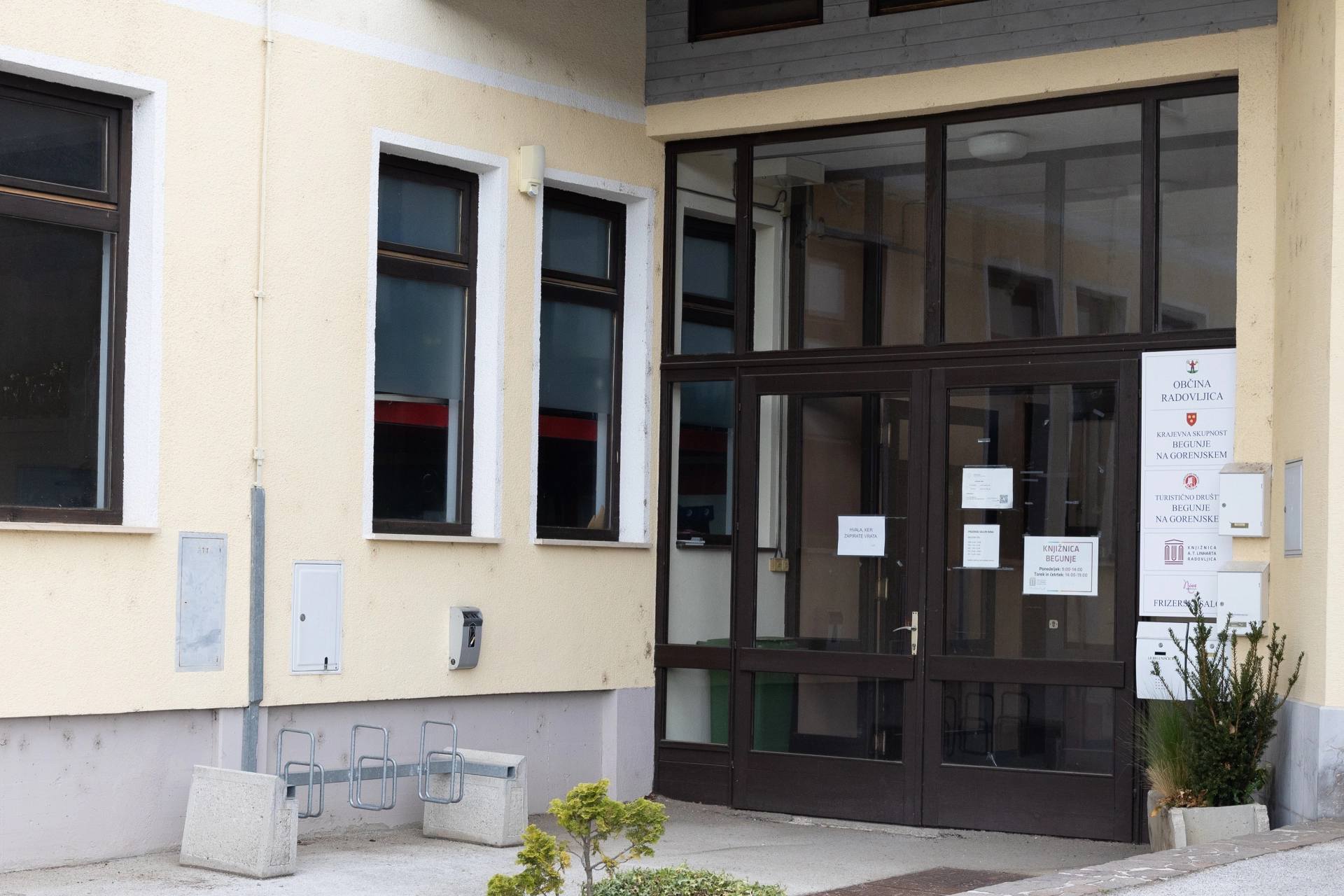 Knjižnica Begunje (1)